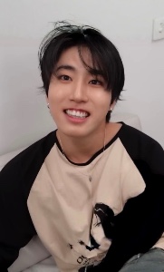 omega in love with cameraman