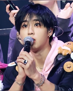 wide eyed omega