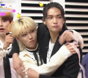 clingy noeasy era hyunlix