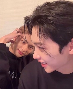hyunlix live