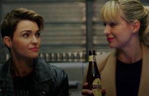 Kate Kane(Batwoman)/Kara Danvers(Supergirl)