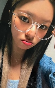 glasses jeongyeon