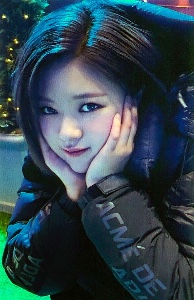 puffy jacket jeongyeon
