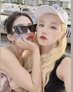 yuyeon ( yuqi soyeon)