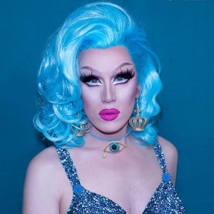 Charlie Hides (S9)