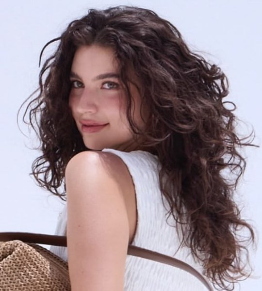 Alanis Guillen