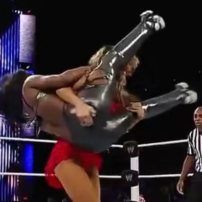 La Peligrosa - Rosa Mendes
