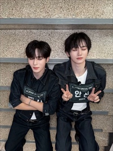 Zhou Anxin/ Kim Junseo
