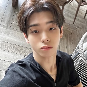 Dogyun (82major)