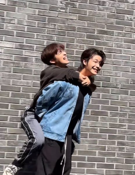 Junhyung & Junseong