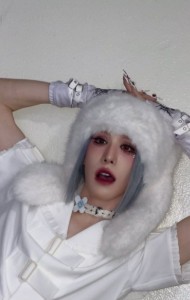 Grey-blue straight hair!!