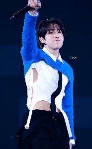 blue & white crop top