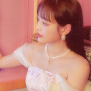 chuu (loona)