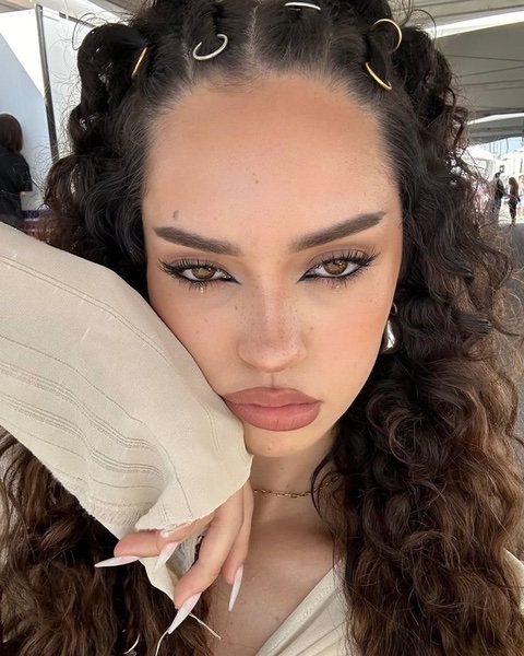 daniela - katseye