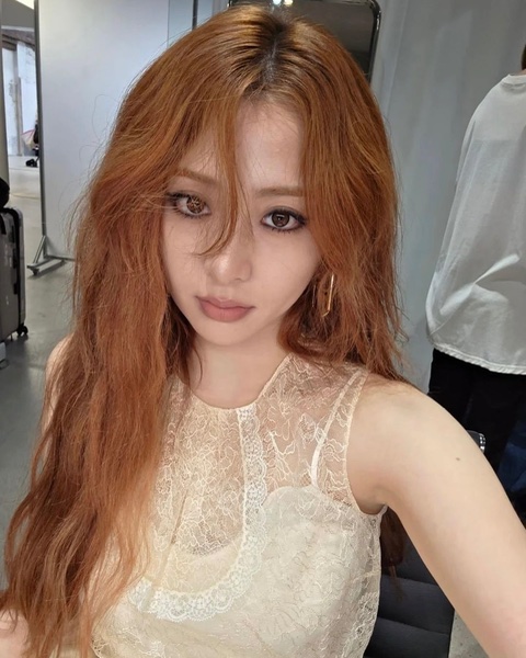 yunjin - le sserafim