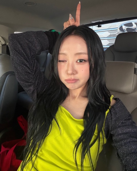 yves - soloist / loona