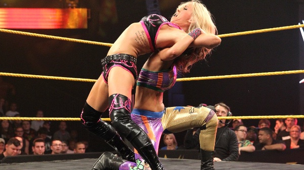 Charlotte vs Bayley (Fatal 4-Way)