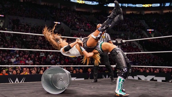 Dakota Kai vs Tegan Nox — Street Fight (Portland)