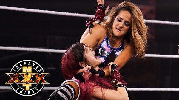 Io Shirai vs Dakota Kai (XXX)