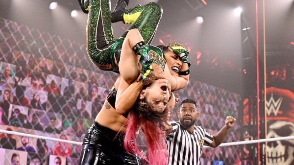 Io Shirai vs Raquel Gonzalez (Stand & Deliver)