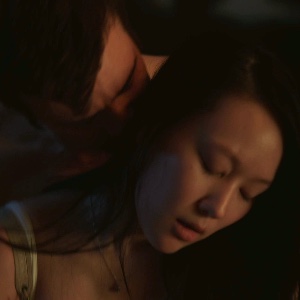 Hair kiss