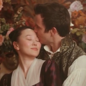 Promo forehead kiss