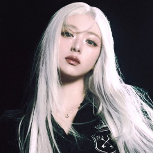 yuna (itzy)