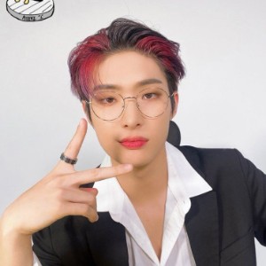 dark brown with red streaks (2022)