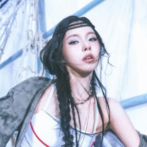 know about me - nmixx