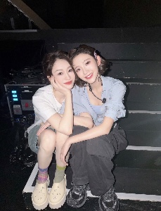 艺心向冉