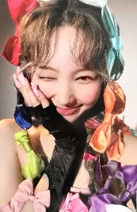 bows nayeon