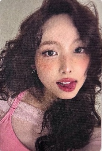 fwee nayeon