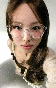 glasses nayeon