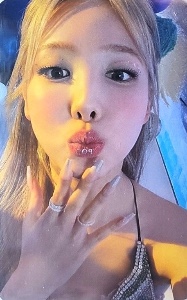 pop nayeon