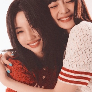 SoNnie (Soyeon/Minnie)