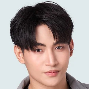 OhmThitiwat_300