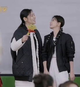 只瓷一贾