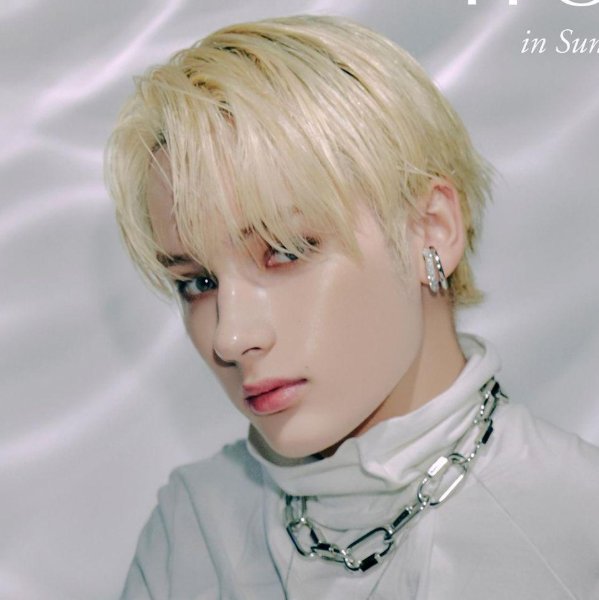 platinum blonde