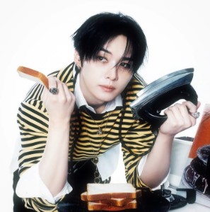 leeknow  (stray kids)