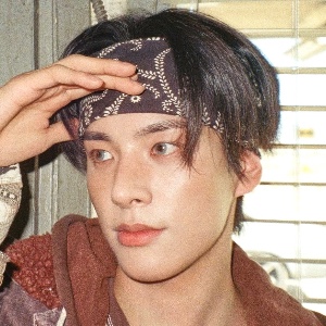 dark brown hair with headband