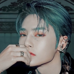 green hair