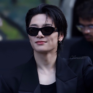 lng black hair