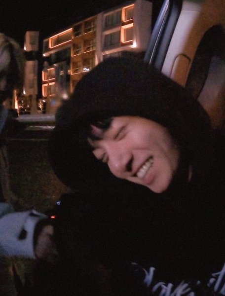 he looks so happy here gawd