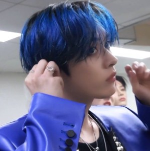 electric blue hair