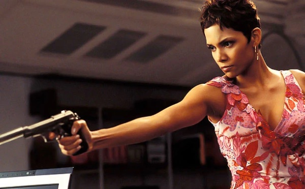 Halle Berry - 007 : Die Another Day