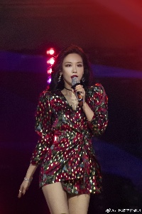 王霏霏