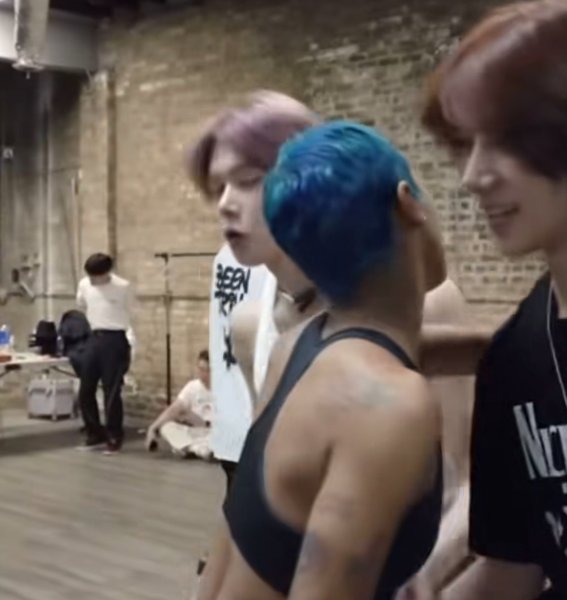 Yeonjun missed hug from Coi leray