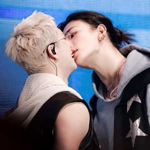 THE KISS