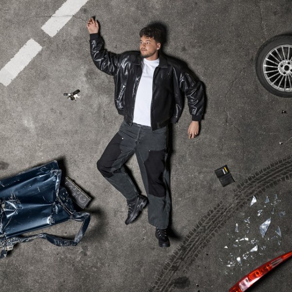 23. FRANCE - Crash