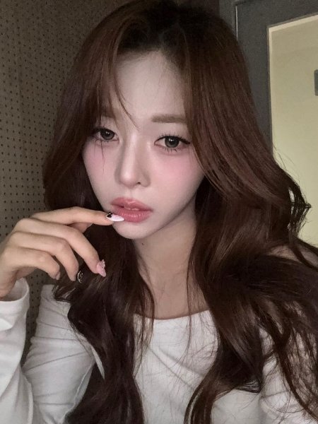 DAHYUN (tripleS)